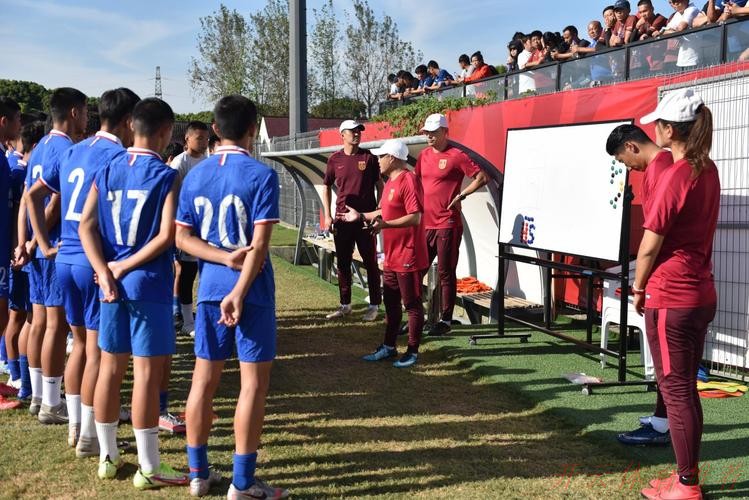 世界杯赛程，开云体育：《中国足协青少年训练大纲》宣讲会在上海举行